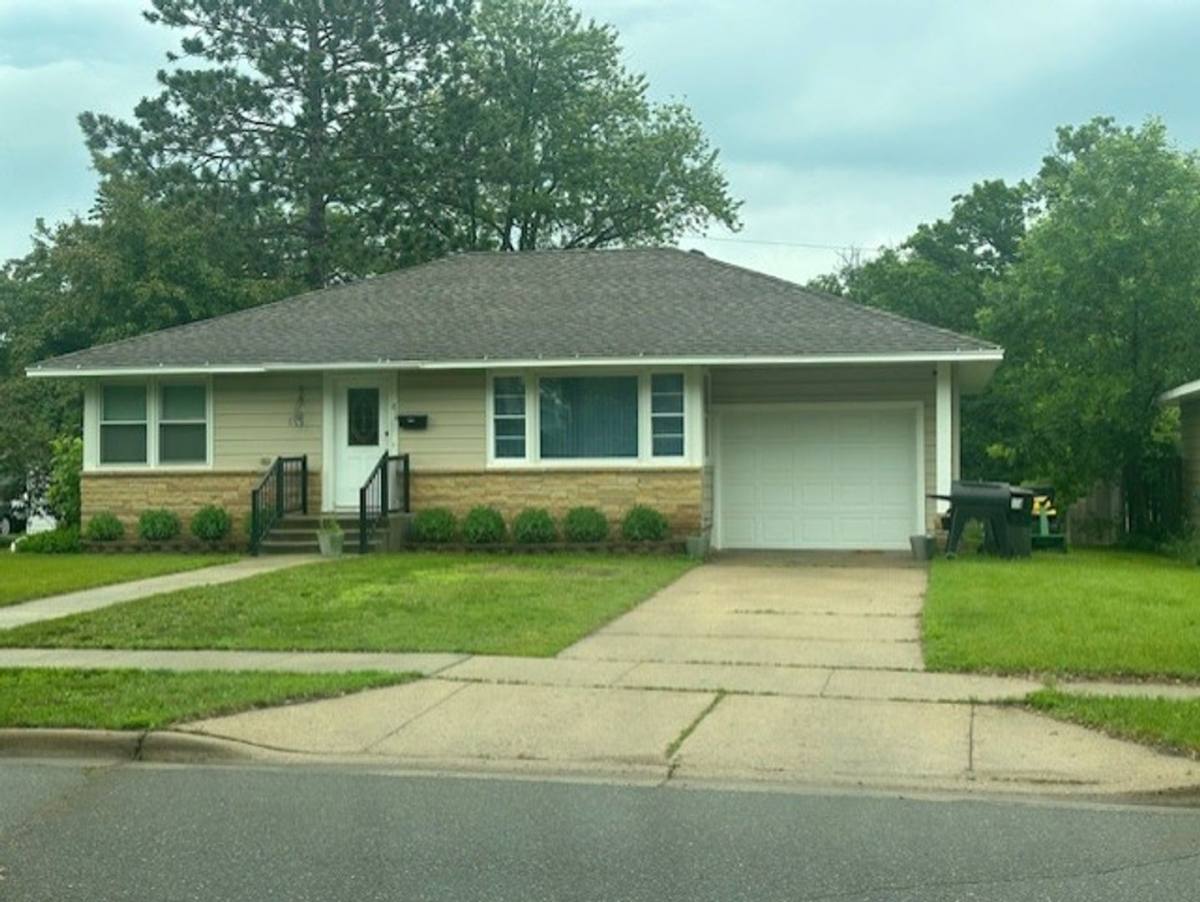 House for rent at 816 7th St NE, Staples, MN 56479