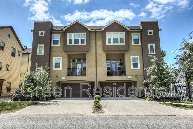 Townhouse for rent at 940 W 26th, Houston, TX 77008