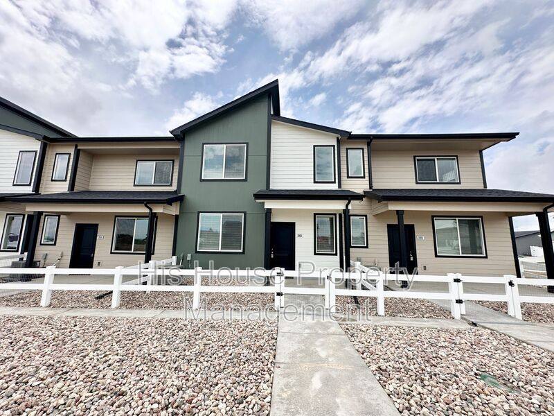 Townhouse for rent at 3904 Canoe St, Evans, CO 80620