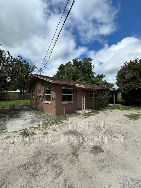 Apartment for rent at 116 Court St SW, Fort Meade, FL 33841
