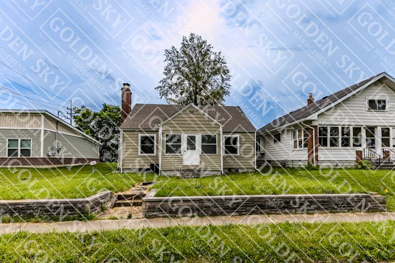 House for rent at 811 E Memorial Dr, Muncie, IN 47302