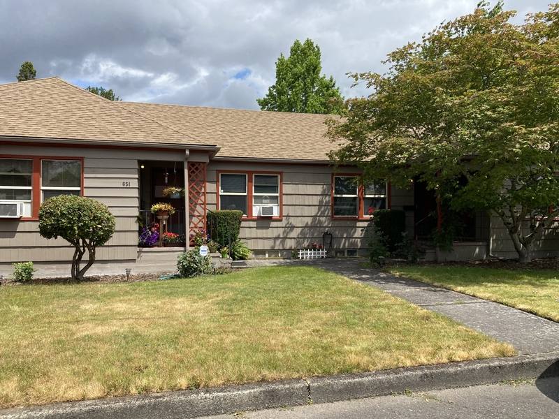 Apartment for rent at 655 NE 4th St, Gresham, OR 97030
