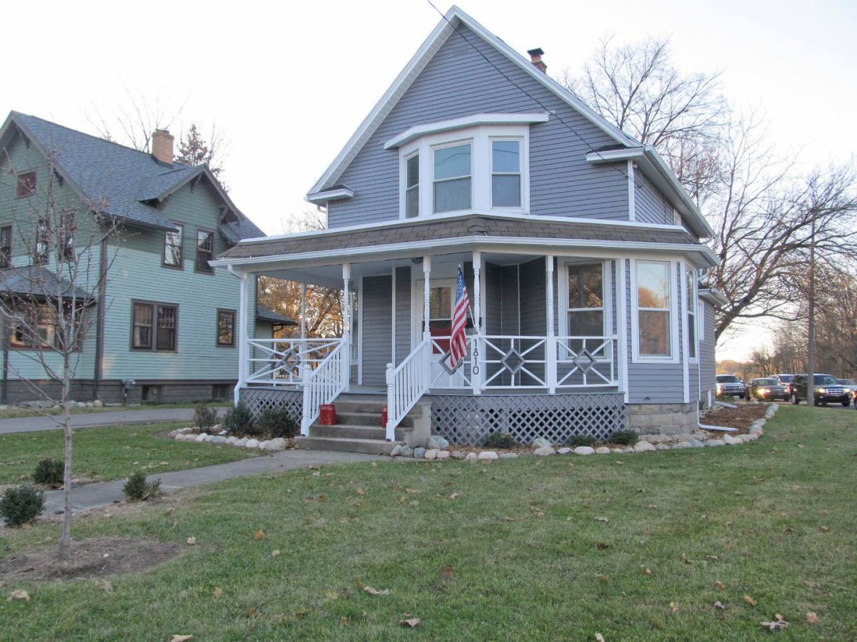 House for rent at 1810 Oakland Dr, Kalamazoo, MI 49008