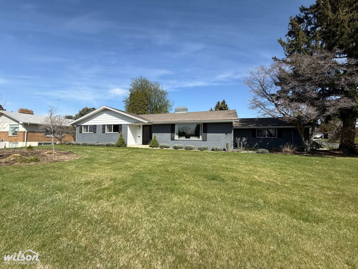 House for rent at 5201 Douglas Dr, Yakima, WA 98908