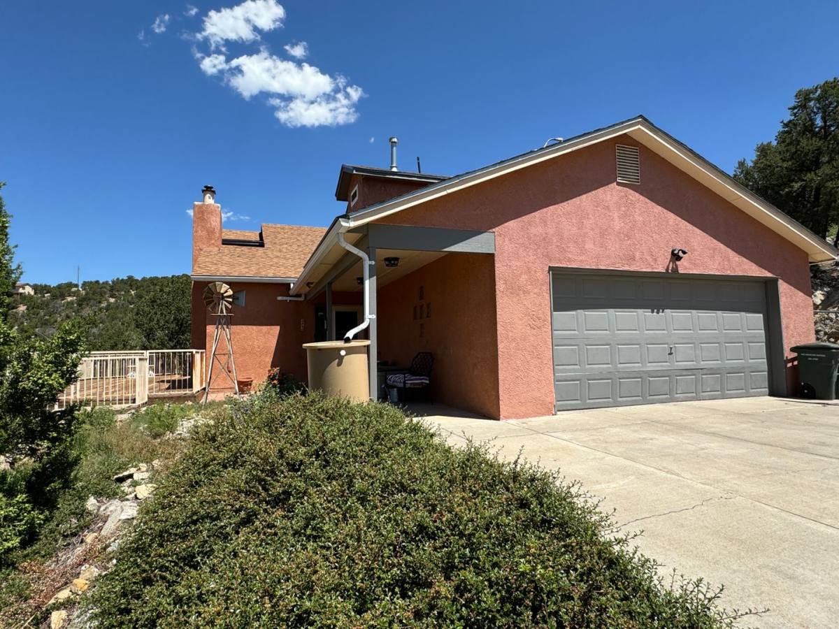 House for rent at 23 Forest Rd, Tijeras, NM 87059