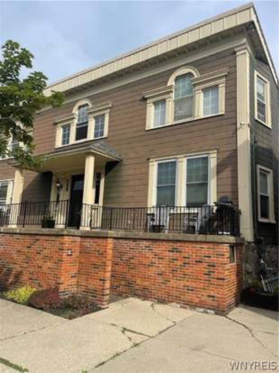 Apartment for rent at 100 York St, Buffalo, NY 14213
