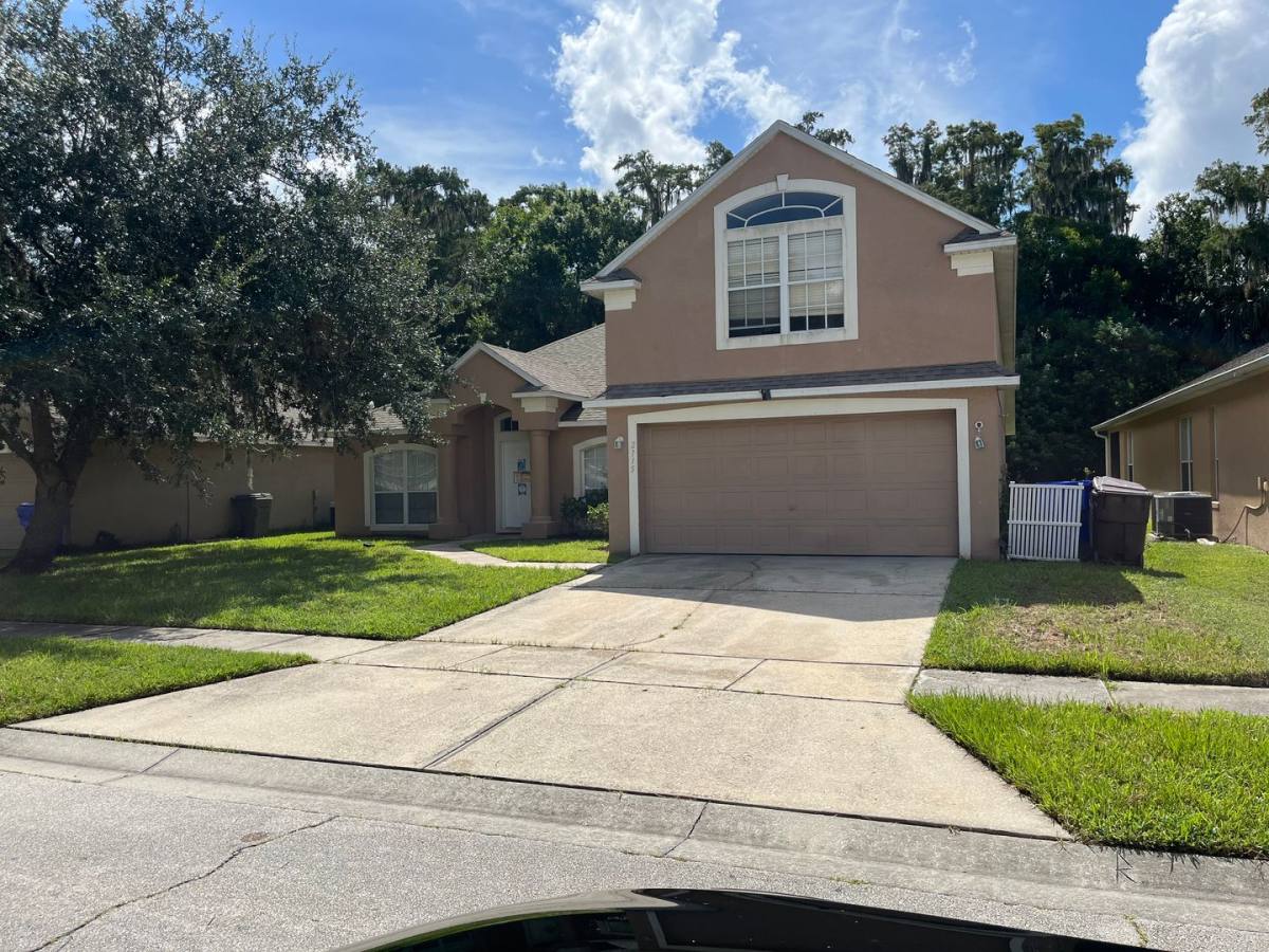 House for rent at 2115 The Oaks Blvd, Kissimmee, FL 34746