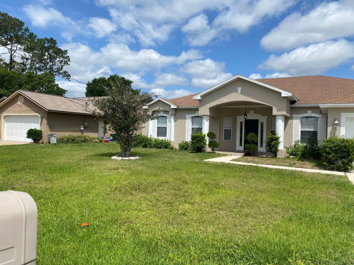 House for rent at 83 N Lakewalk Dr, Palm Coast, FL 32137