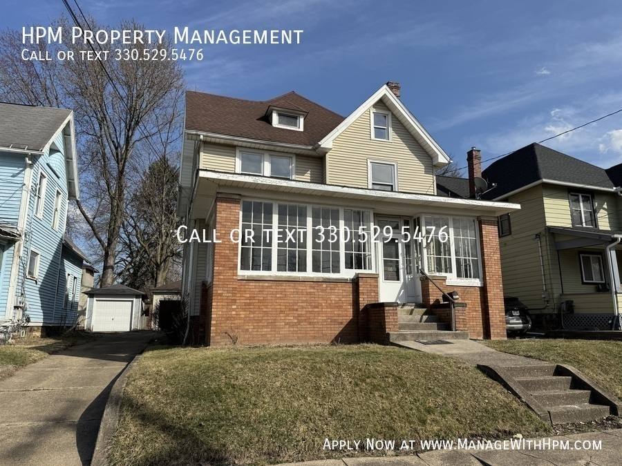 Apartment for rent at 116 11th St NE, Massillon, OH 44646