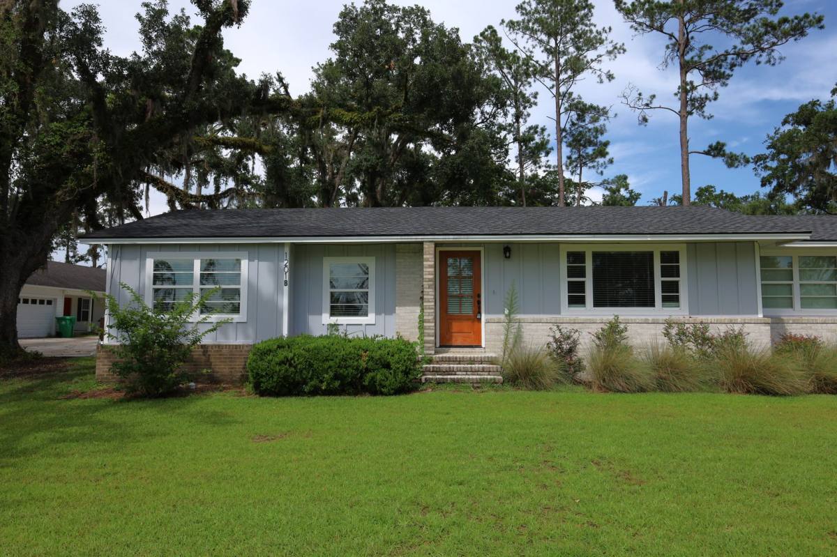 House for rent at 1201 N Oak St, Valdosta, GA 31601