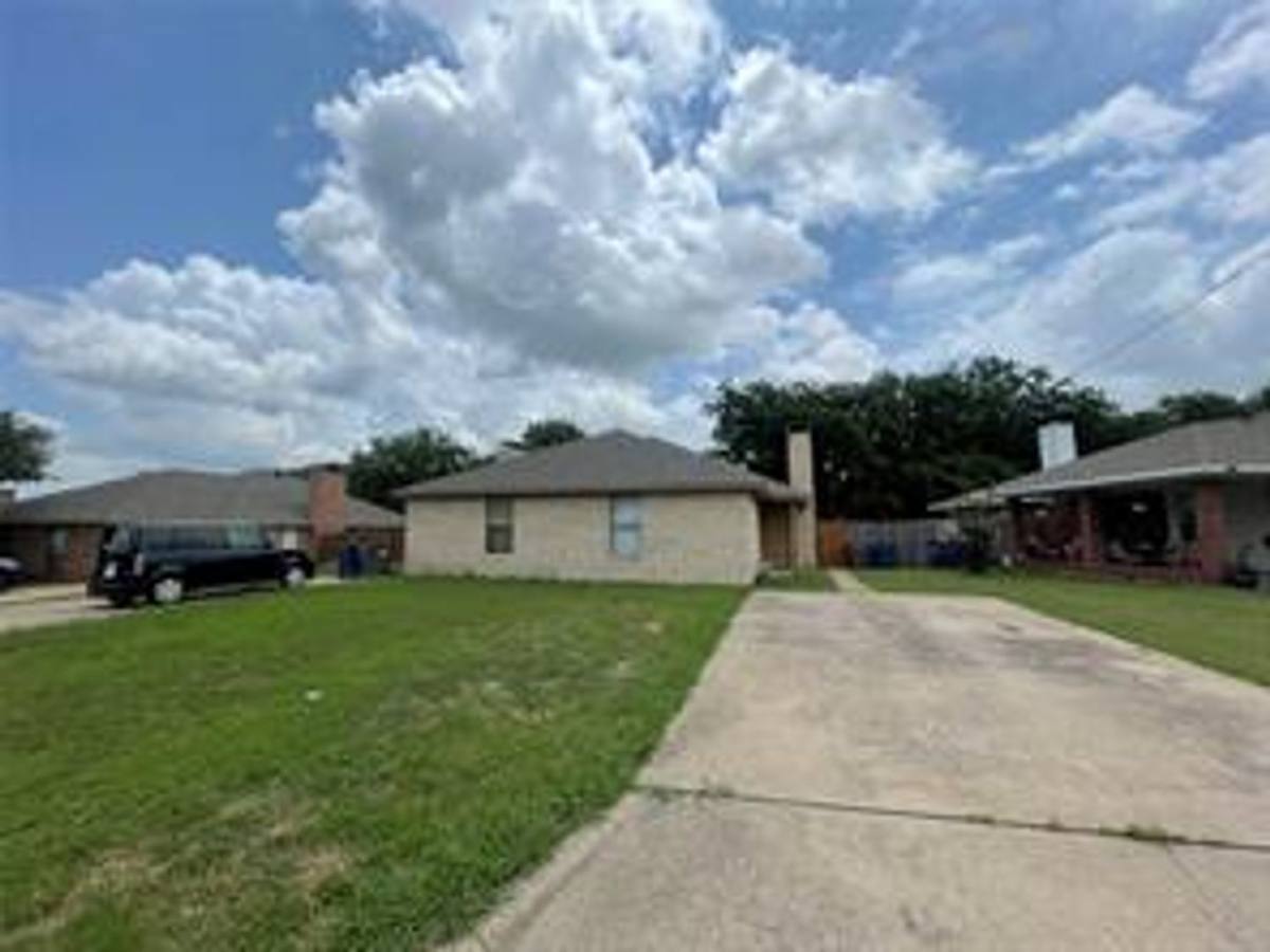House for rent at 1738 Dynasty, Red Oak, TX 75154