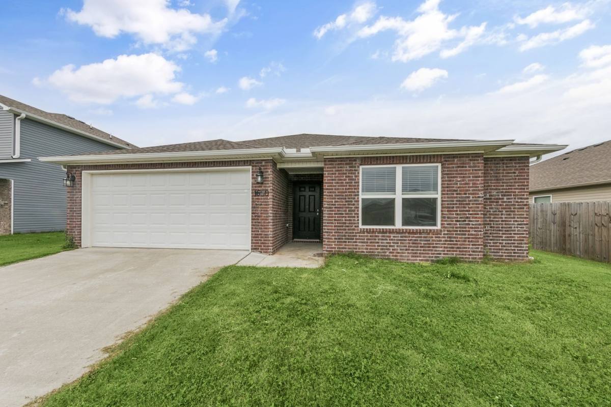 House for rent at 1650 King Rd, Centerton, AR 72719