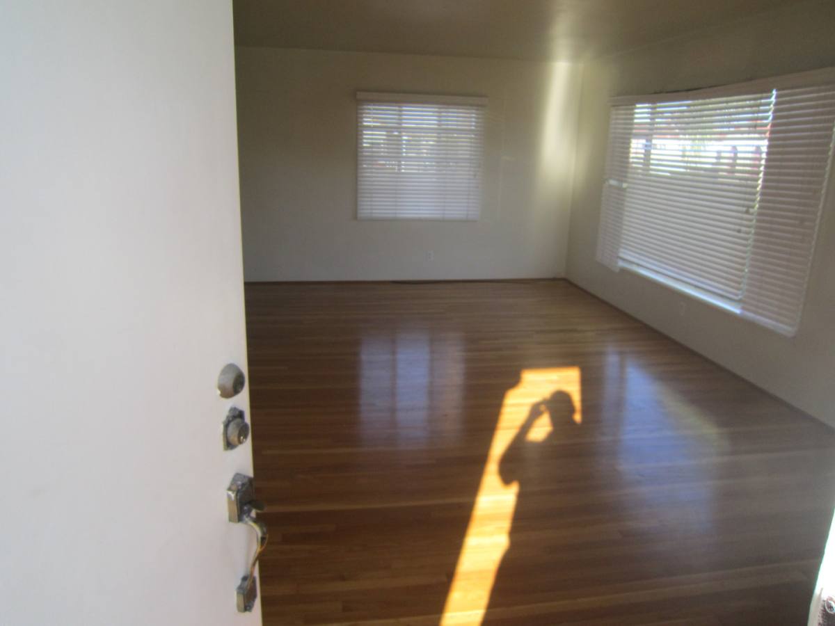 Apartment for rent at 161 Nieto Ave, Long Beach, CA 90803
