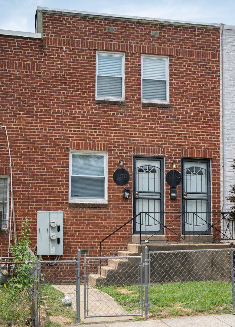 Apartment for rent at 1272 16th St #NE, Washington, DC 20002