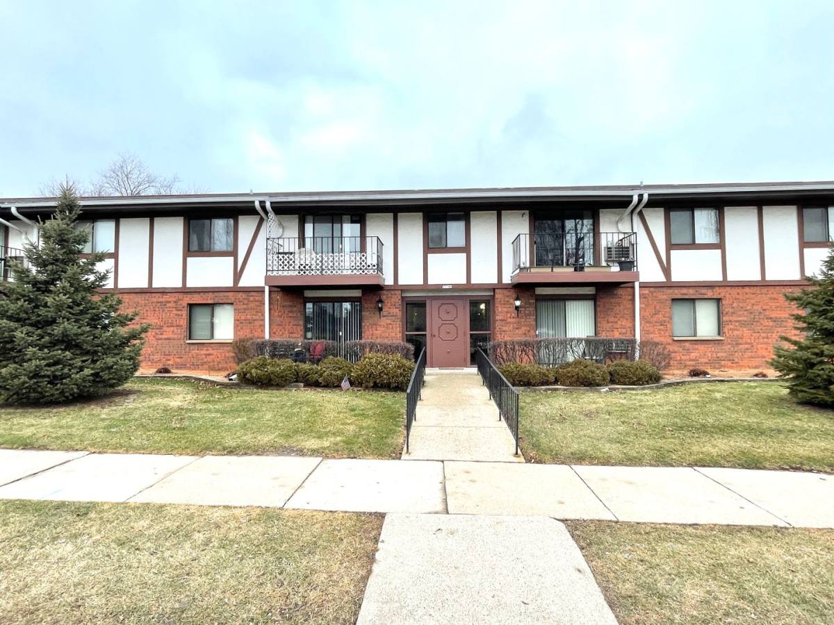Apartment for rent at 11244 W National Ave, Milwaukee, WI 53227