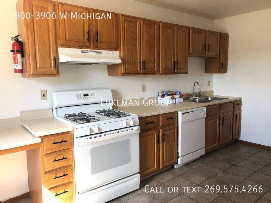 Townhouse for rent at 3900-3906 W Michigan, Kalamazoo, MI 49006