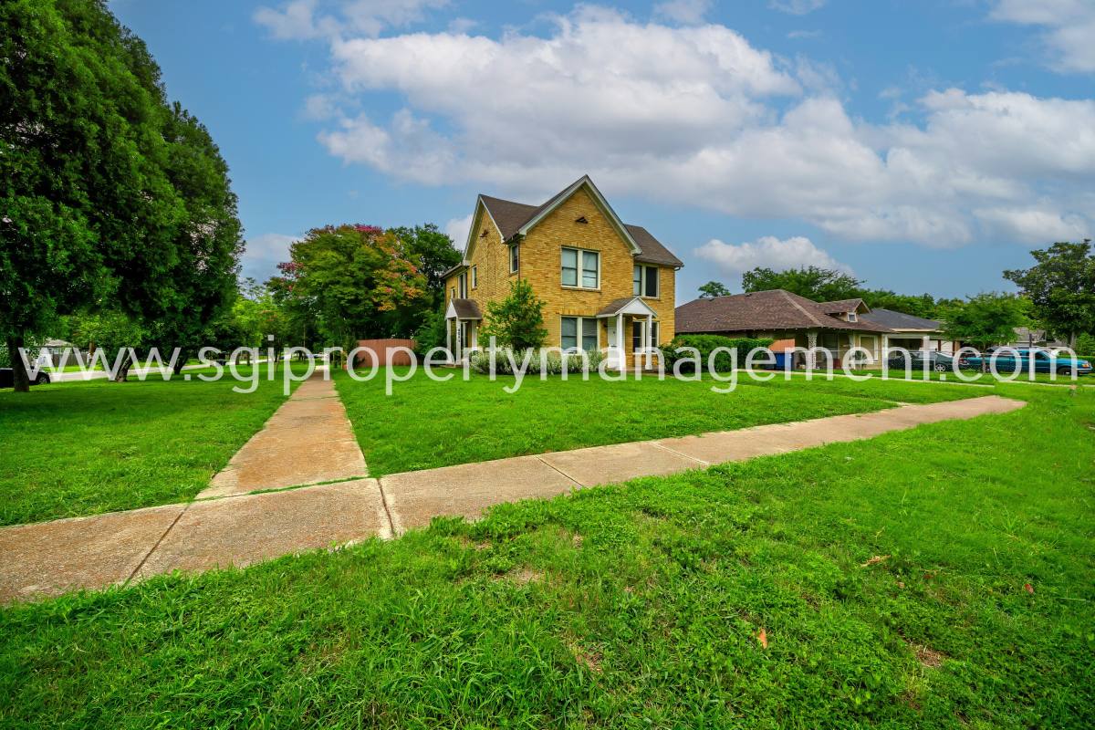Apartment for rent at 902 S Oak Cliff Blvd #A, Dallas, TX 75208