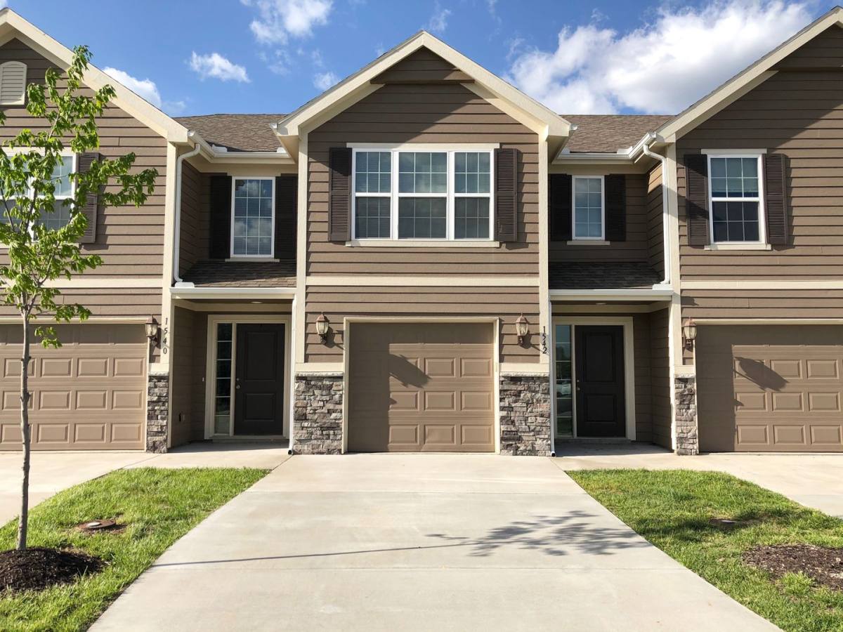 Townhouse for rent at 1542 NE Erin Court, Grain Valley, MO 64029