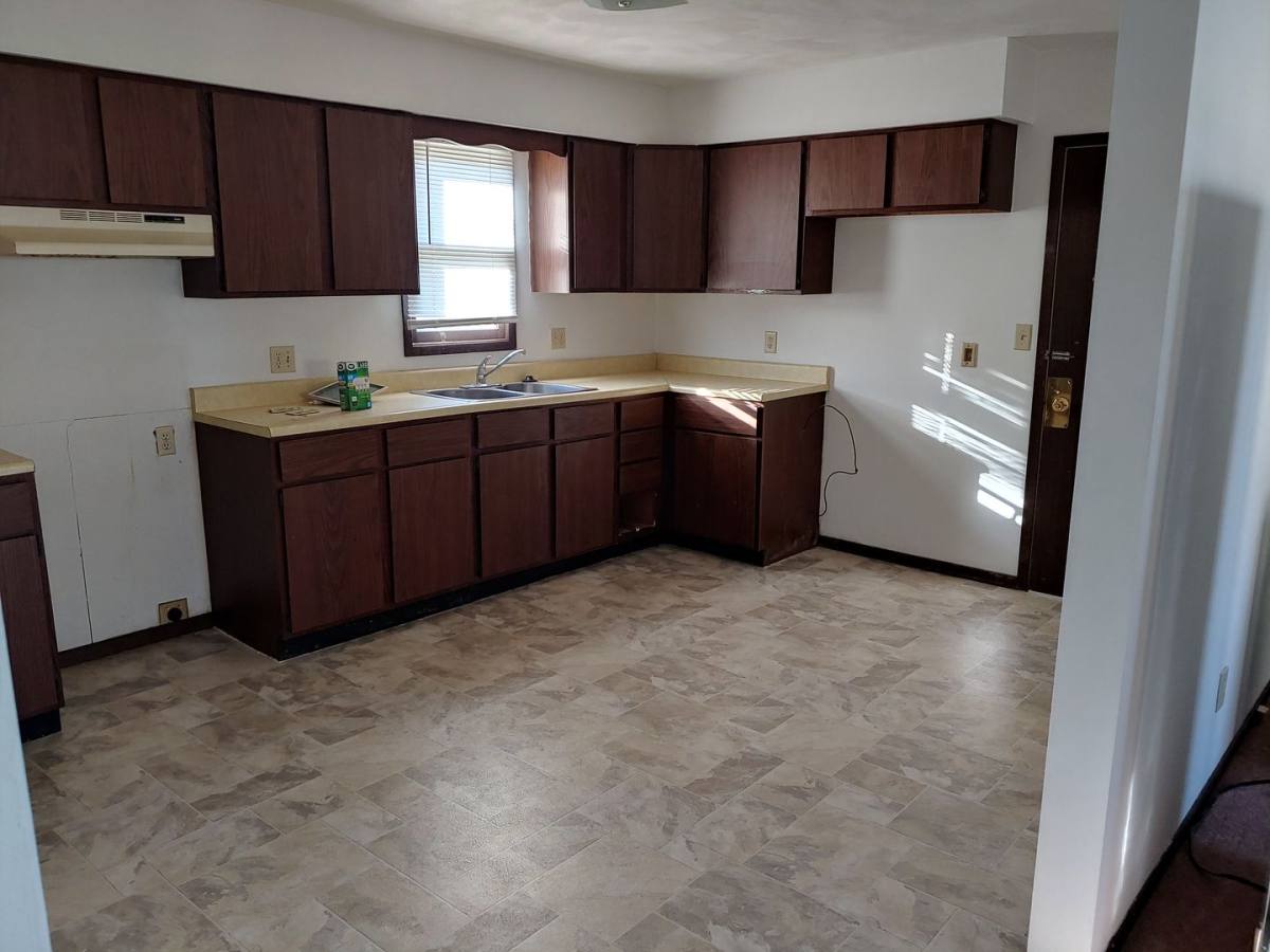 Apartment for rent at 704 E Cedar Lane, Mount Pleasant, IA 52641