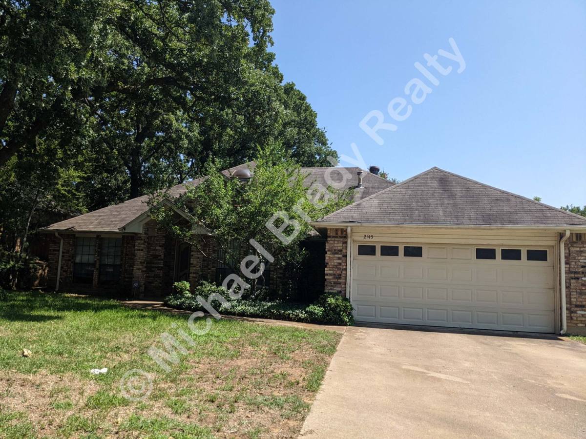 House for rent at 2145 Aspenwood Dr N, Grapevine, TX 76051