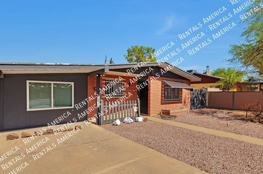 House for rent at 944 N Catalina Ave, Tucson, AZ 85711