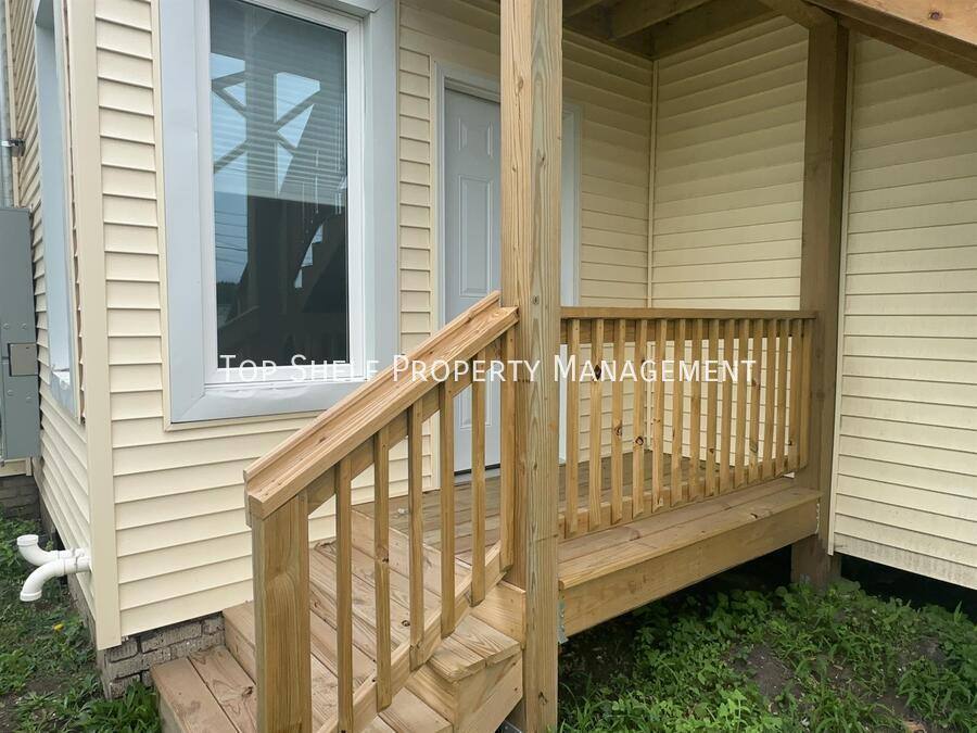 Apartment for rent at 3719 3rd St, Des Moines, IA 50313