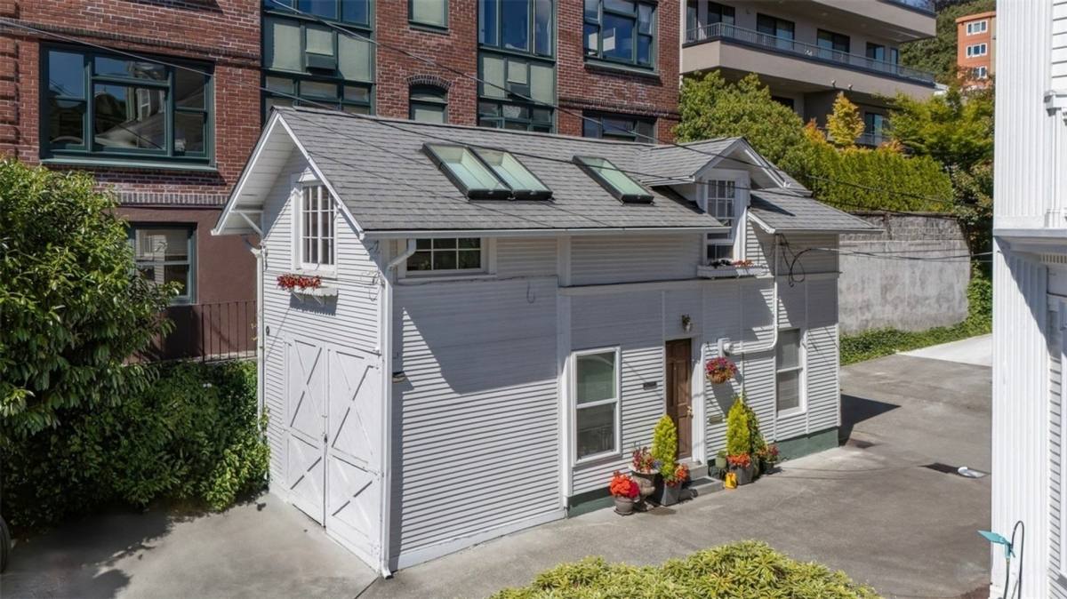 Apartment for rent at 22 W Highland Dr, Seattle, WA 98119