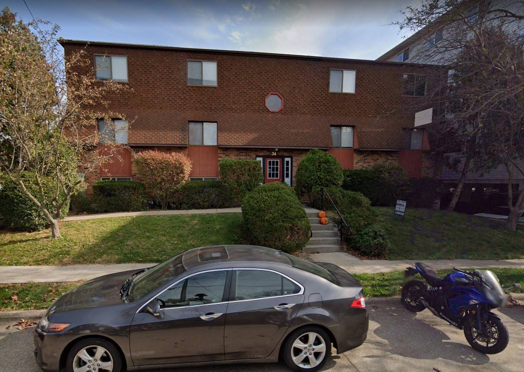 Apartment for rent at 34 Lincoln Ave #4, Iowa City, IA 52245