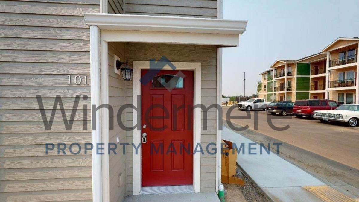 105 SW Silverstar Lane, College Place, WA 99324
