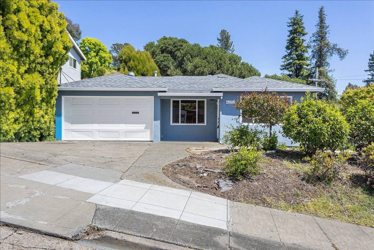 House for rent at 4052 Huntington St, Oakland, CA 94619