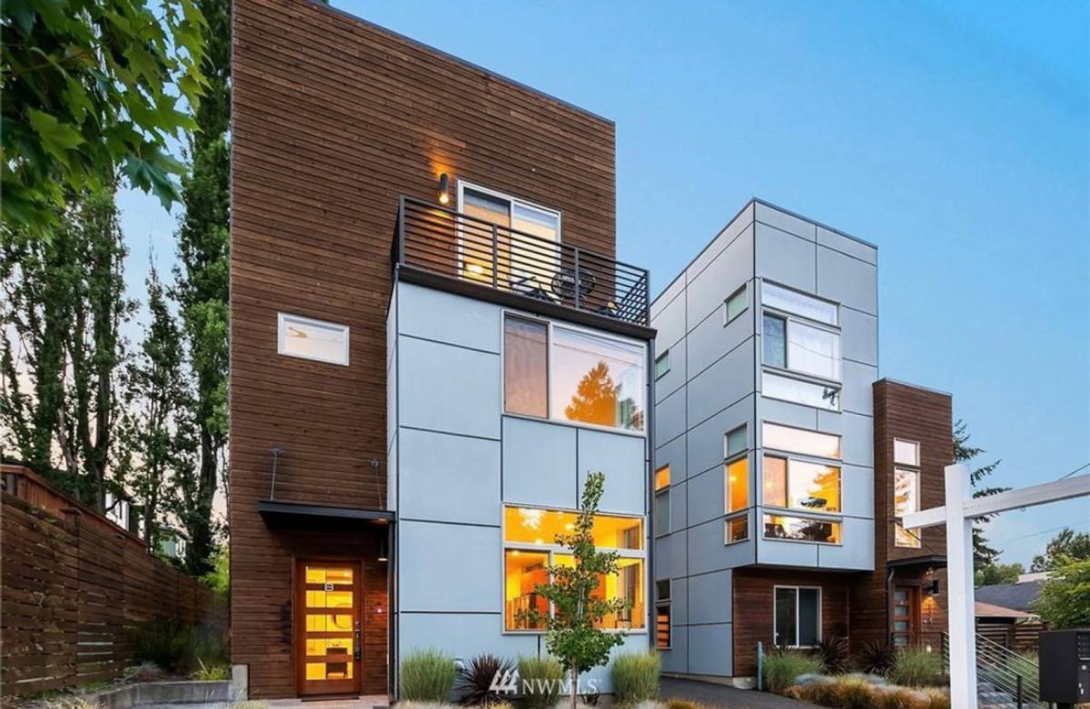 Townhouse for rent at 2838 SW Genesee St, Seattle, WA 98126