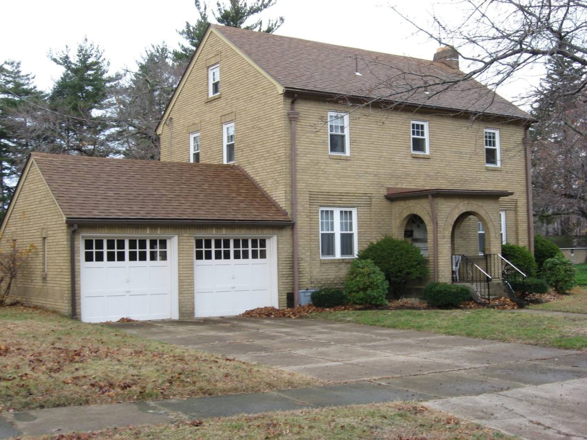 House for rent at 512 Virginia Ave, Erie, PA 16505