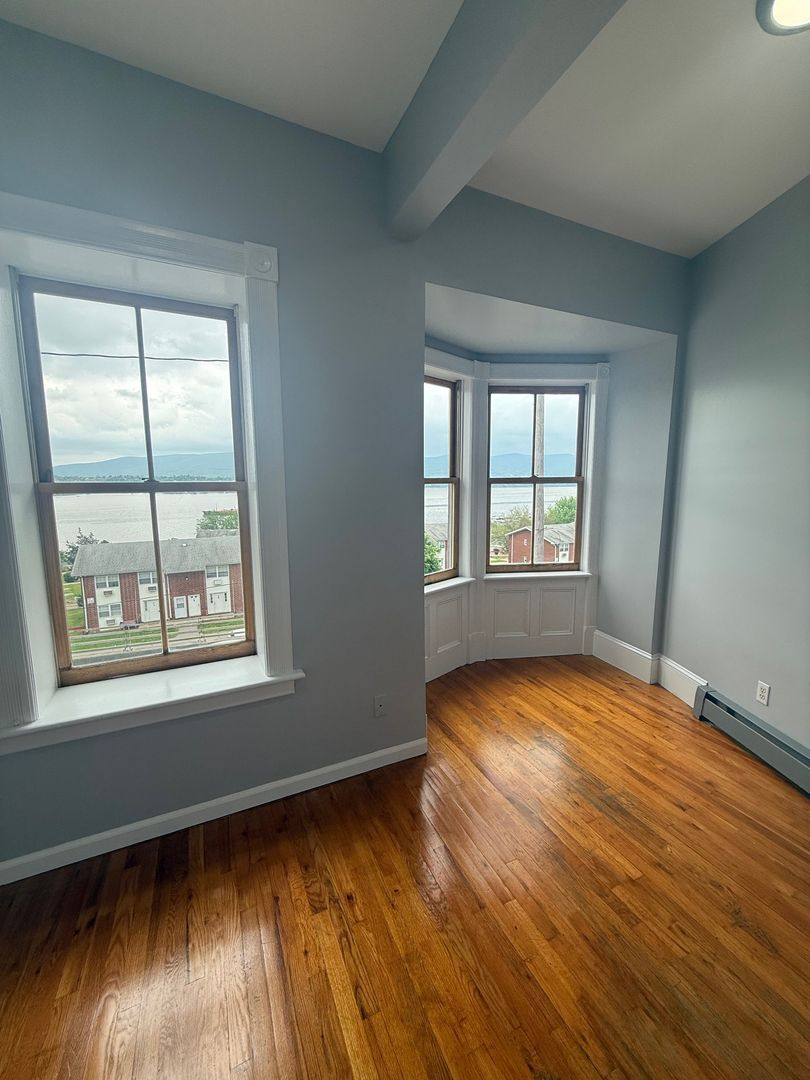 Apartment for rent at 109 Montgomery St, Newburgh, NY 12550