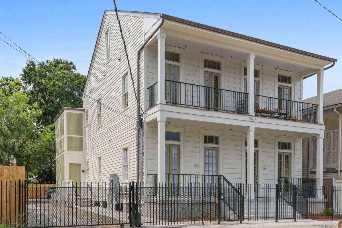 Apartment for rent at 2617-19 Carondelet St, New Orleans, LA 70130