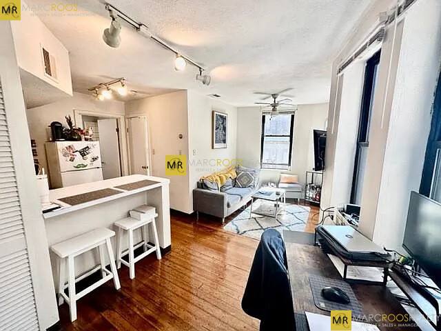 Apartment for rent at 13 Charter St #2R, Boston, MA 02113