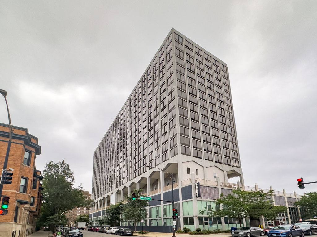 Apartment for rent at 4332 Hazel #P8181, Chicago, IL 60613