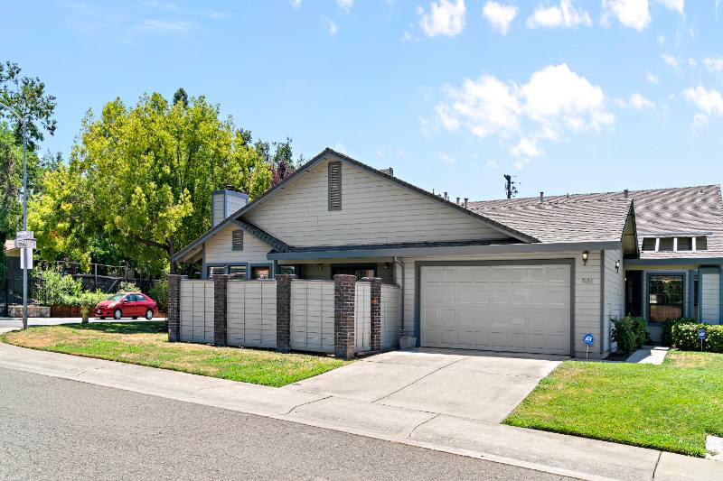 Townhouse for rent at 7456 Santa Susana Way, Fair Oaks, CA 95628