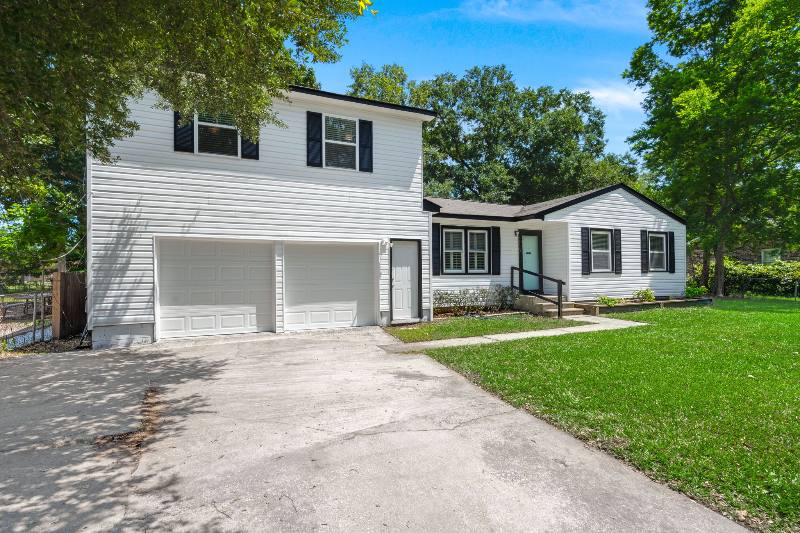 House for rent at 2720 N Oakridge Circle, North Charleston, SC 29420
