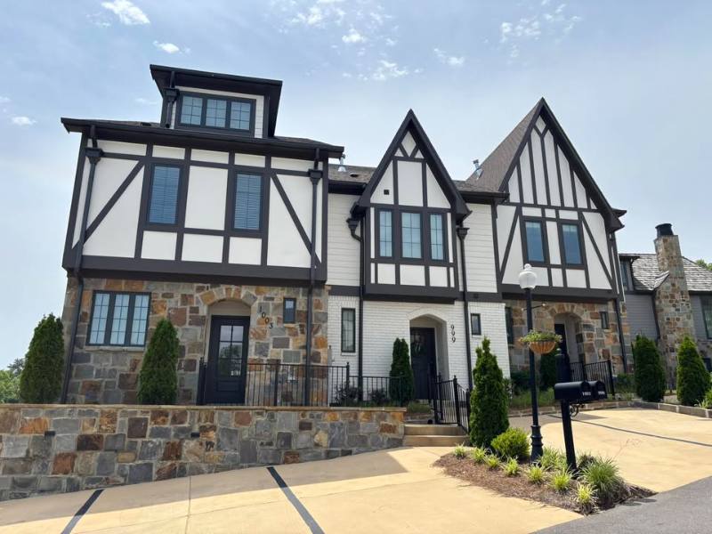 Townhouse for rent at 1003 Lennox Blvd, Birmingham, AL 35216