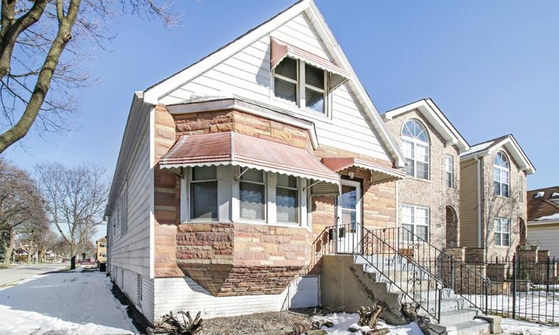 House for rent at 8601 S Kingston Ave, Chicago, IL 60617