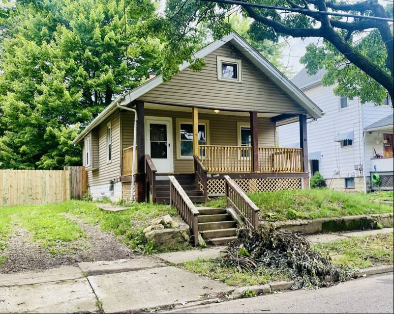 House for rent at 1036 Neptune Ave, Akron, OH 44301