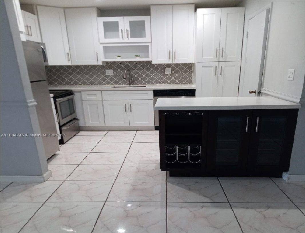 12820 SW 43rd Dr #228, Miami, FL 33175