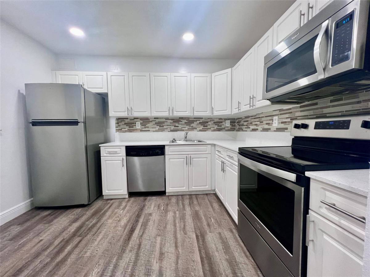 Apartment for rent at 9357 SW 77th Ave #2044, Miami, FL 33156