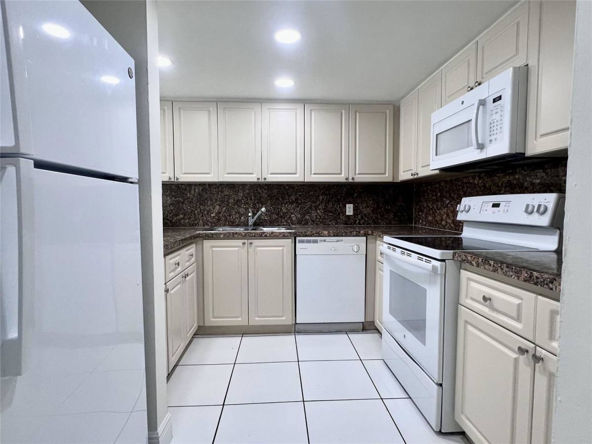 Apartment for rent at 17350 NW 68th Ave #202, Hialeah, FL 33015