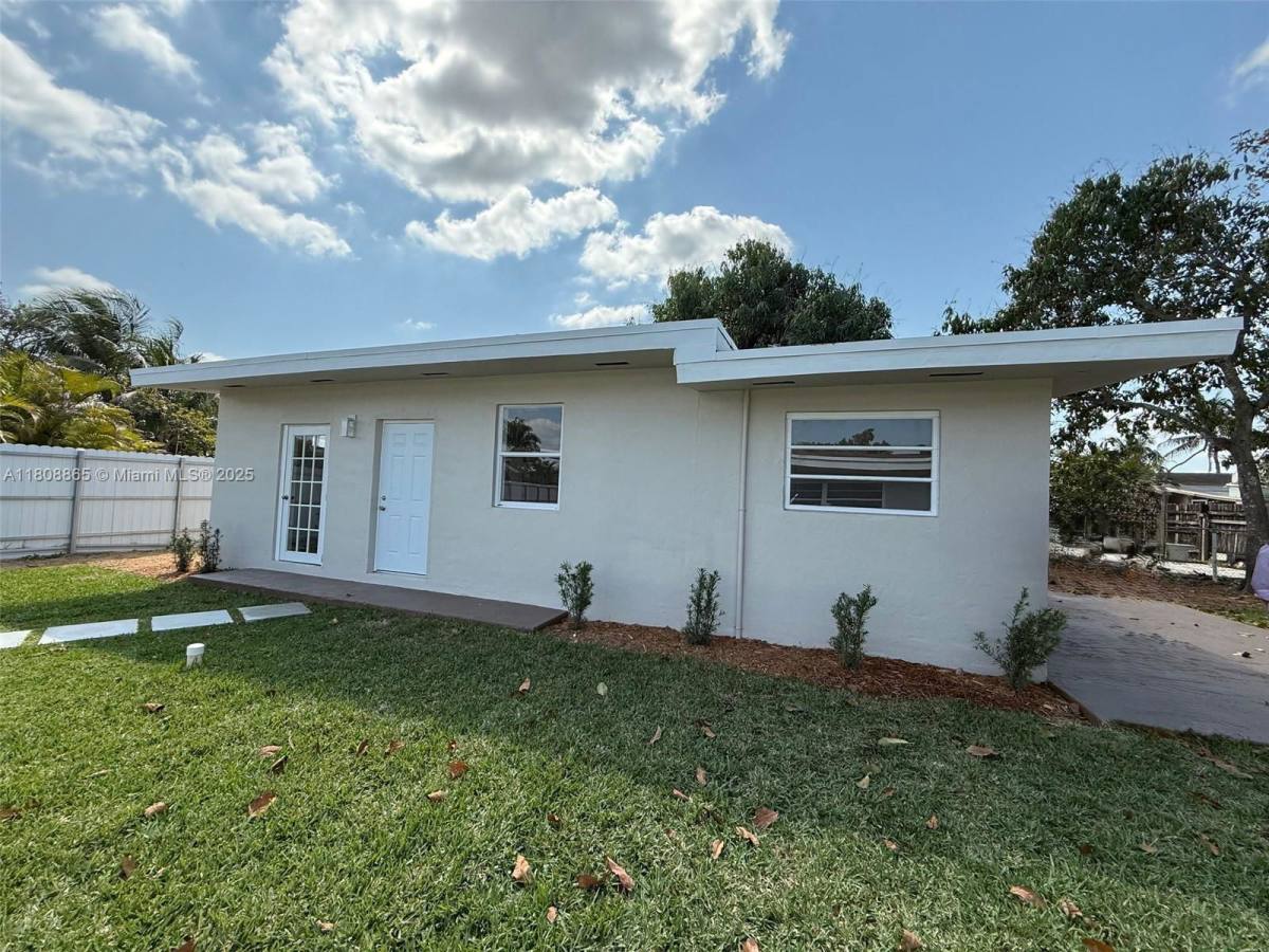 Apartment for rent at 11970 SW 190th St #1, Miami, FL 33177