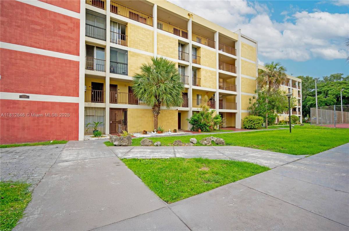 Apartment for rent at 9210 Fontainebleau Blvd #505, Miami, FL 33172