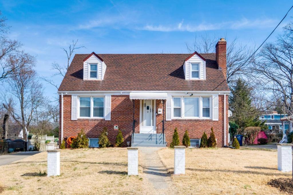 House for rent at 121 Onondaga Dr, Oxon Hill, MD 20745