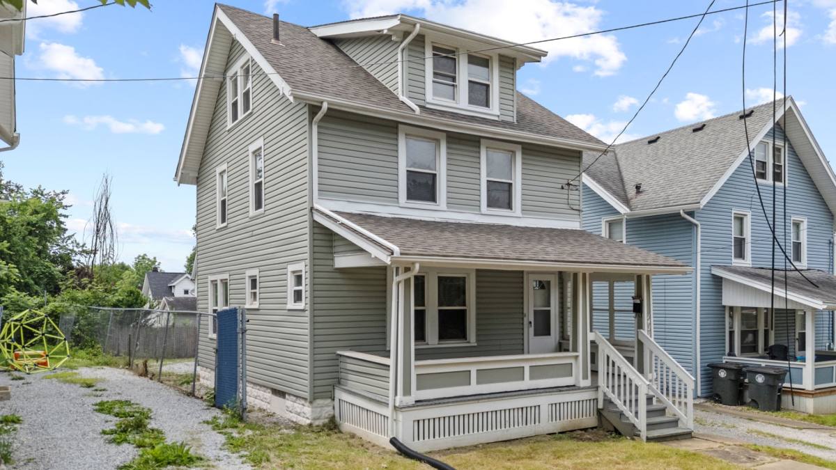 House for rent at 1430 Newton St, Akron, OH 44305