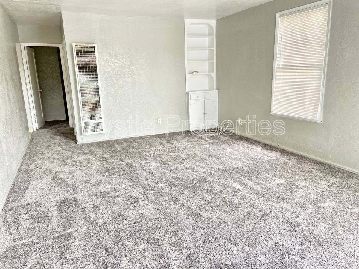 Townhouse for rent at 1056 Taylor Ave, Vallejo, CA 94591