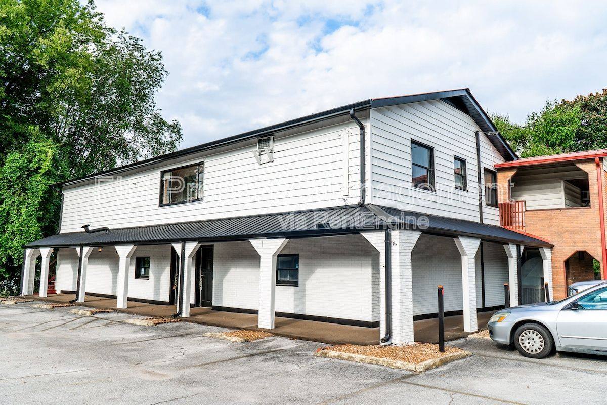 Apartment for rent at 707 W Race St #6, Kingston, TN 37763